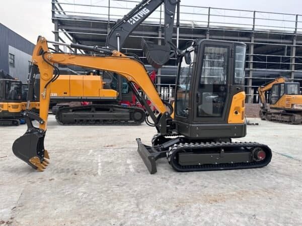 HX40 4-Ton Mini Excavator with Kubota Engineering Mini Excavator for sale - Image 2